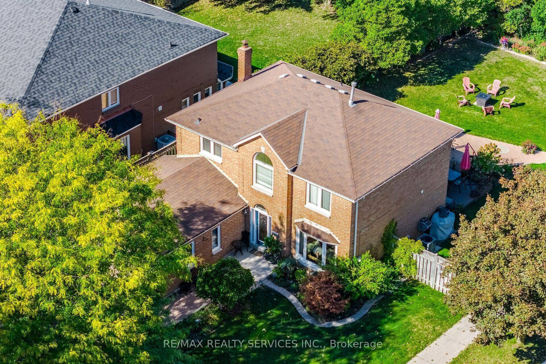 Brampton, ON L6Z 3P5,30 Starling CT