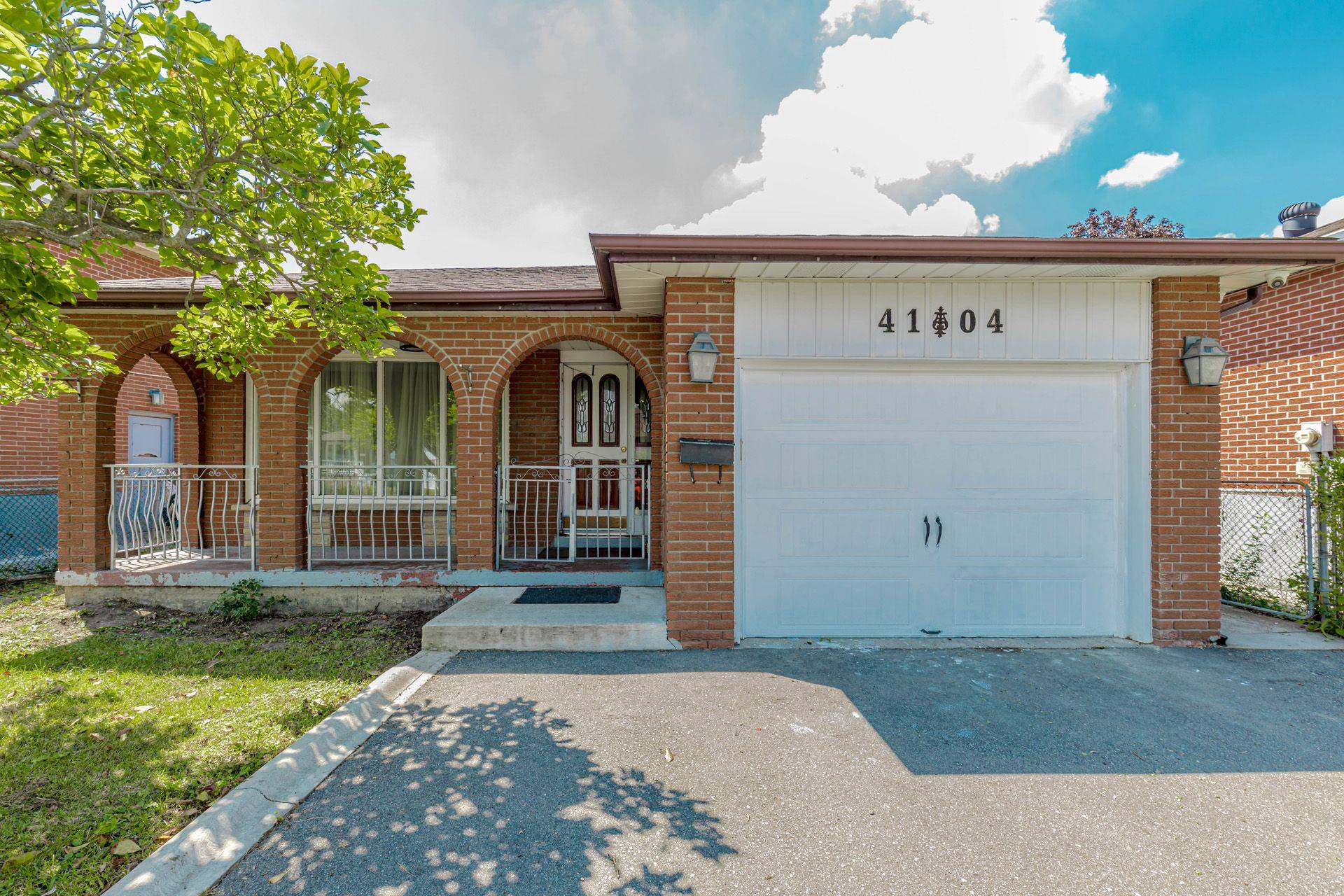 Mississauga, ON L4T 3P2,4104 Brandon Gate