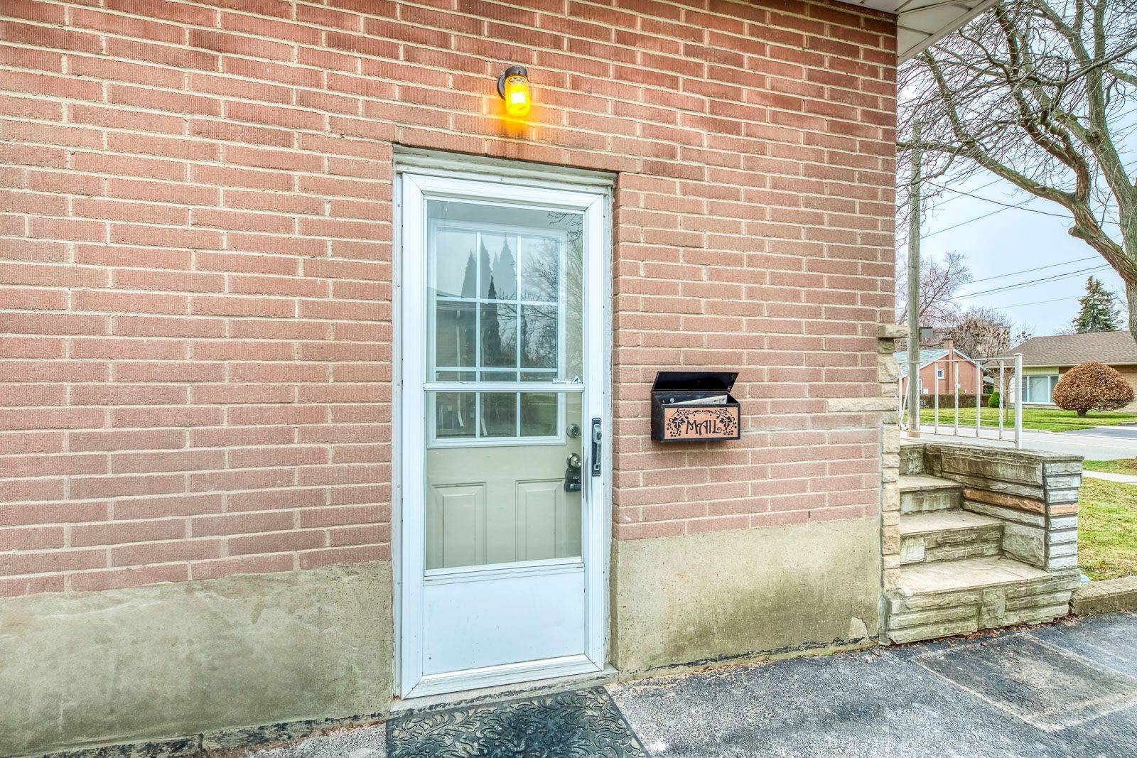 Burlington, ON L7L 4P2,173 Hampton Heath RD #Bsmt