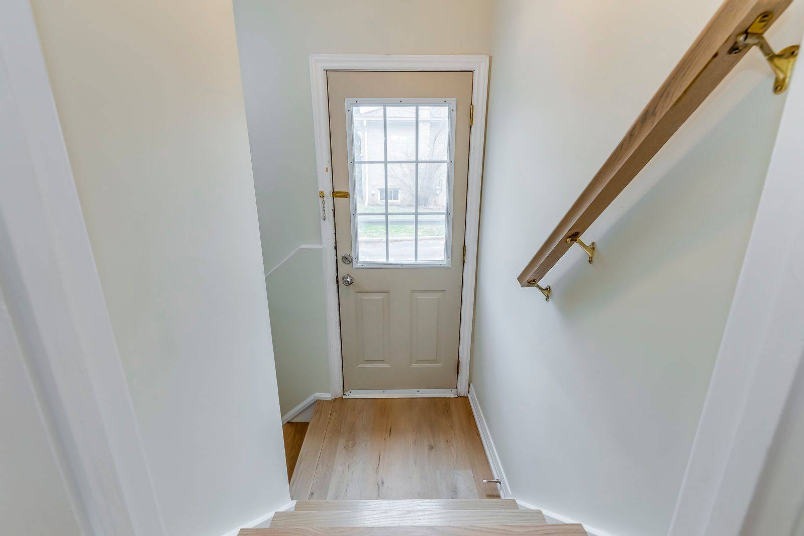 Burlington, ON L7L 4P2,173 Hampton Heath RD #Bsmt