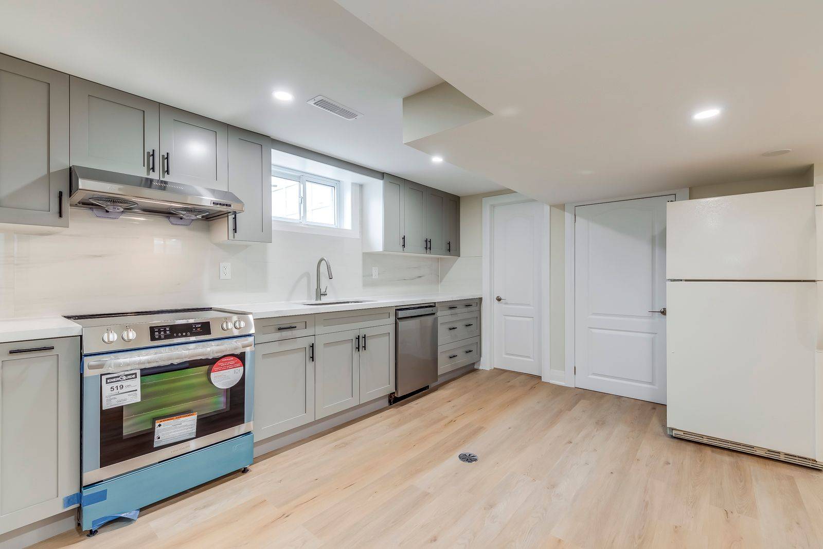 Burlington, ON L7L 4P2,173 Hampton Heath RD #Bsmt