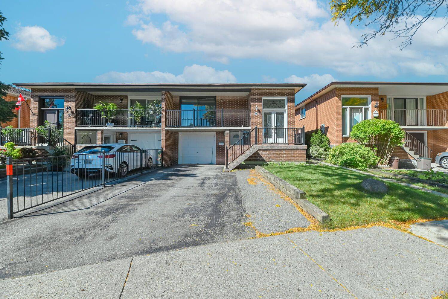 Brampton, ON L6V 3G8,4 Petunias RD