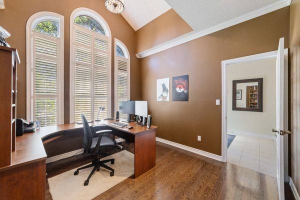 Oakville, ON L6H 7R3,2431 Meadowridge DR W