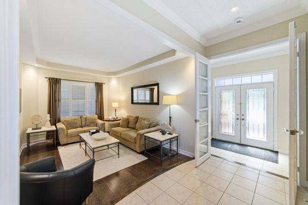 Oakville, ON L6H 7R3,2431 Meadowridge DR W