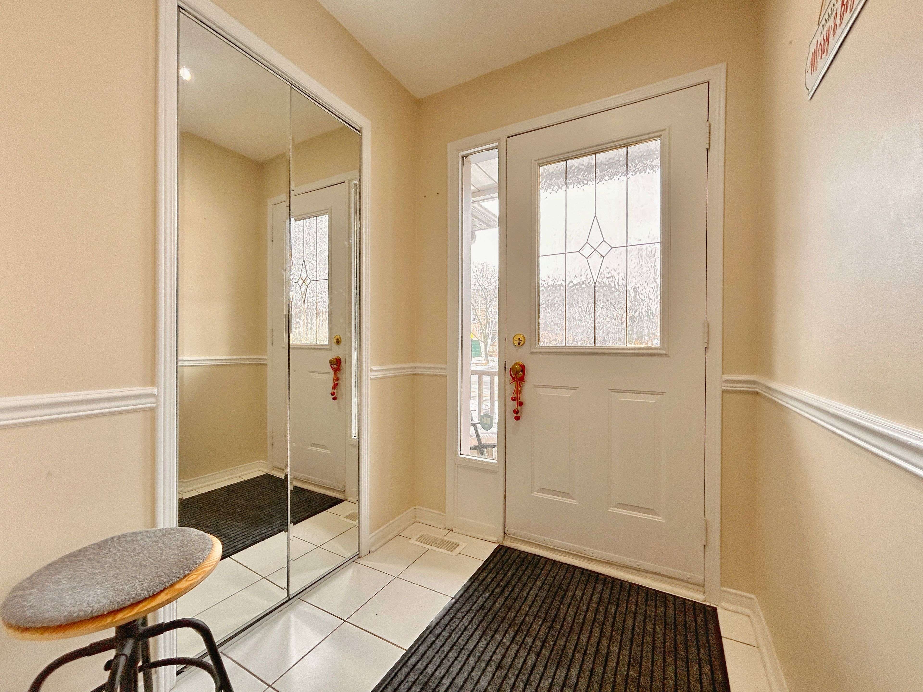 Oakville, ON L6M 3M1,1150 Westview TER