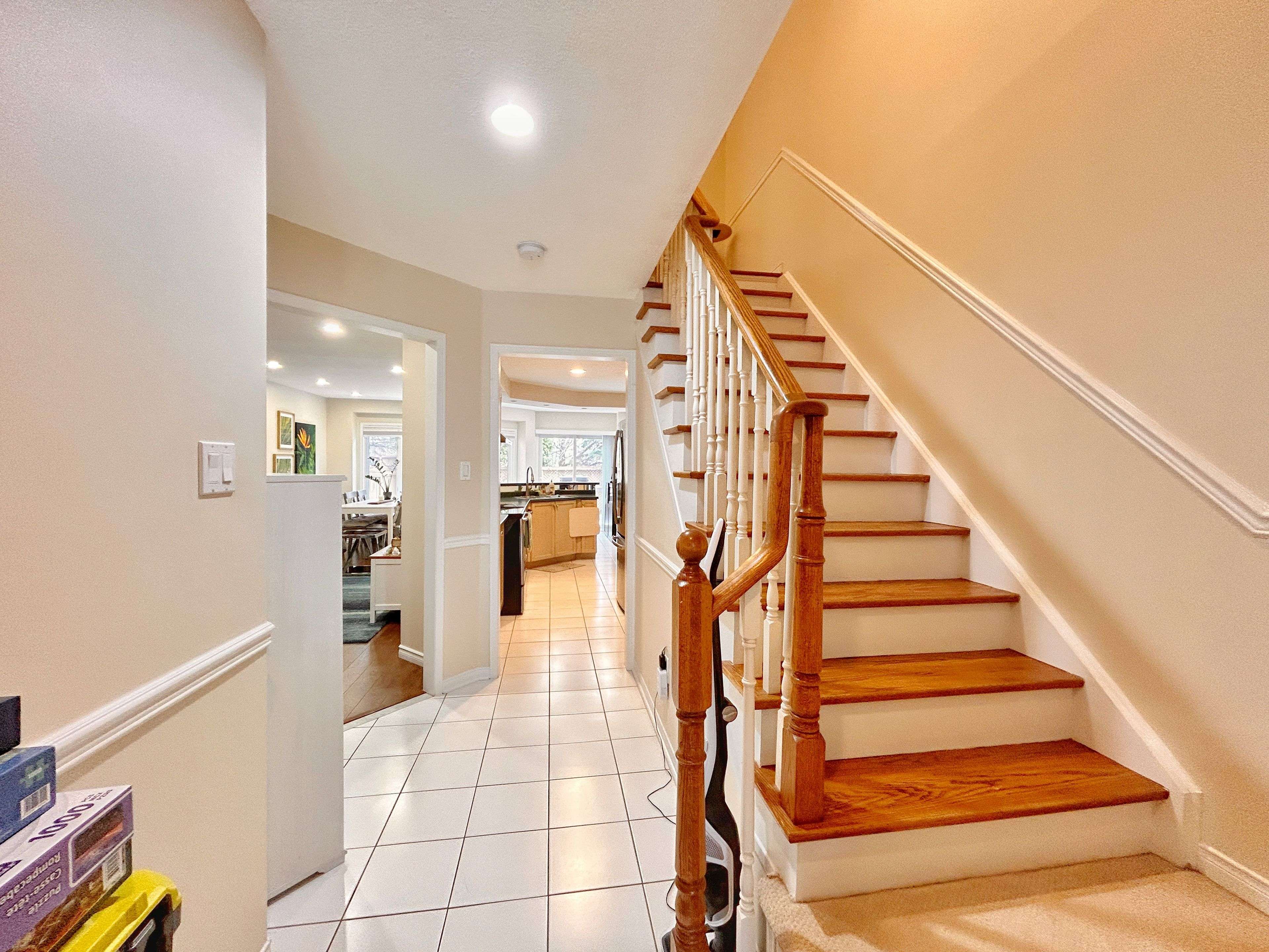 Oakville, ON L6M 3M1,1150 Westview TER