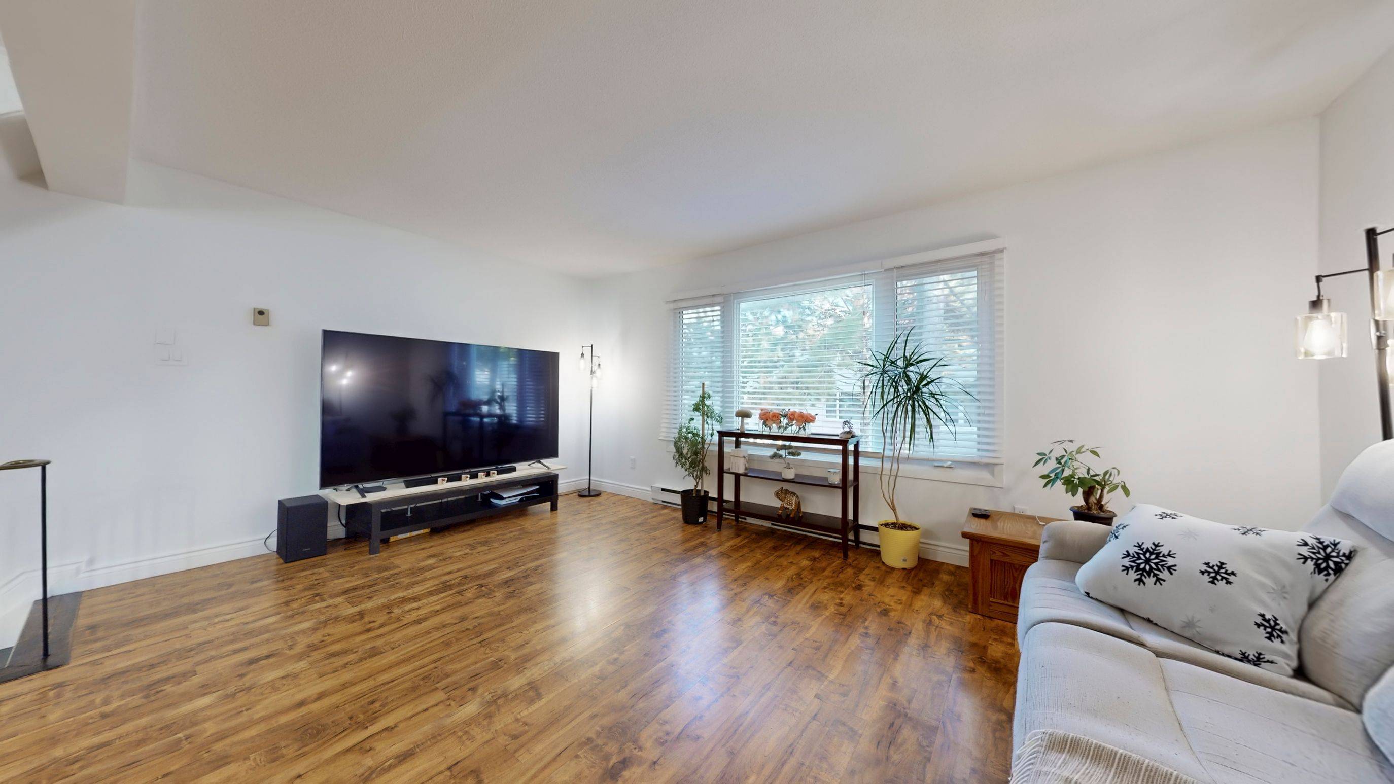 Mississauga, ON L5J 4J7,2440 Bromsgrove RD #77