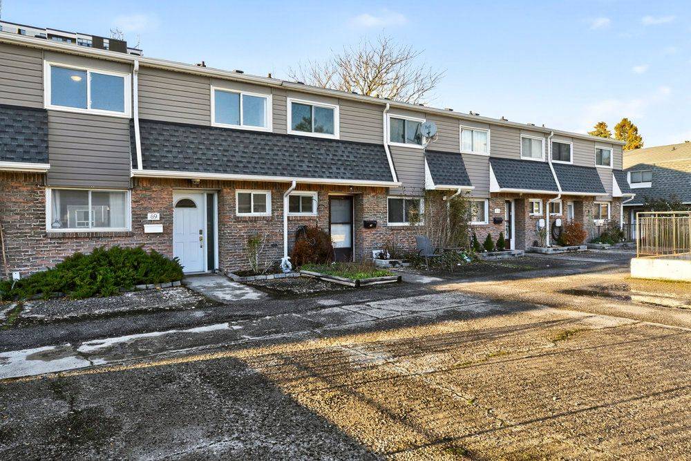 Burlington, ON L7P 3R9,2050 Upper Middle RD #69