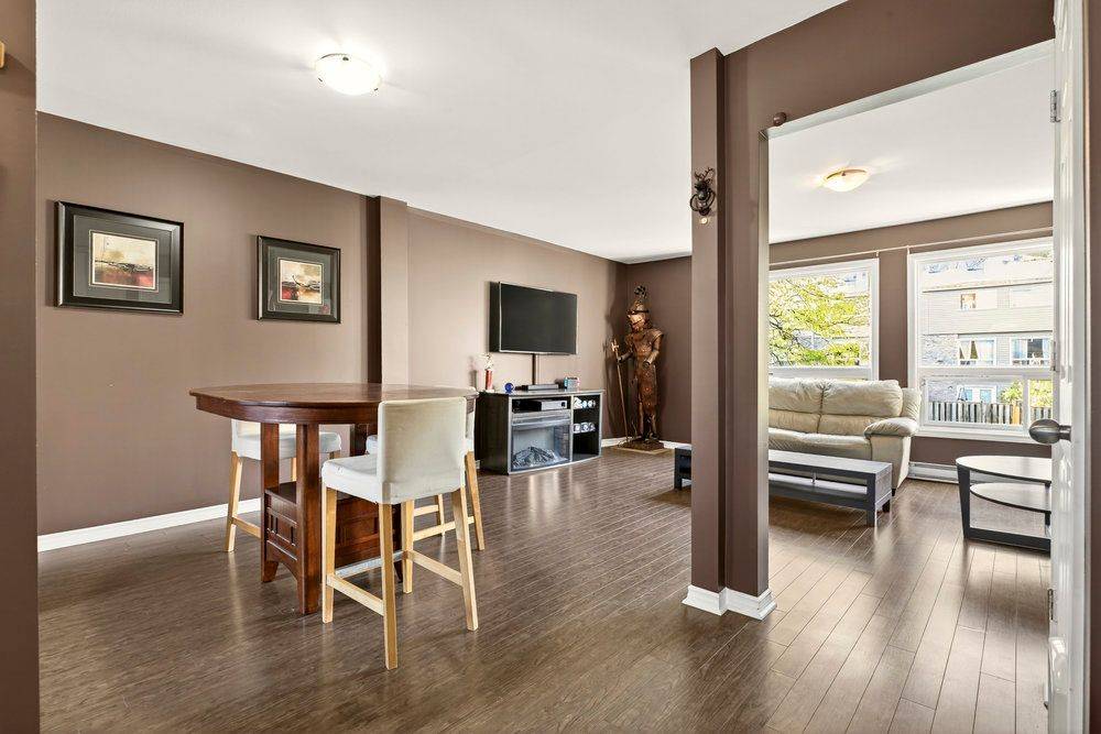 Burlington, ON L7P 3R9,2050 Upper Middle RD #69