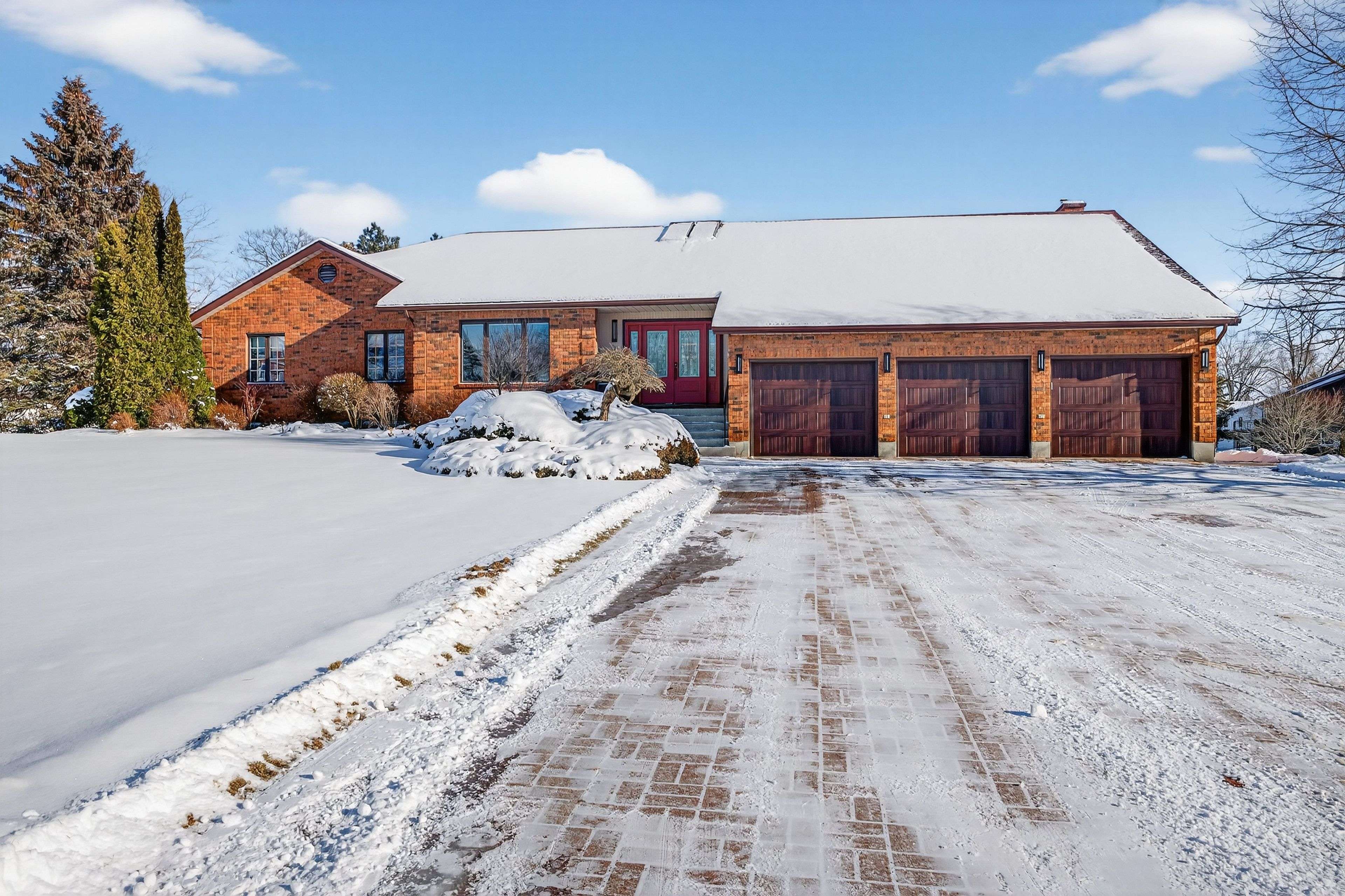 Kingston, ON K7L 2V1,1673 St Lawrence AVE