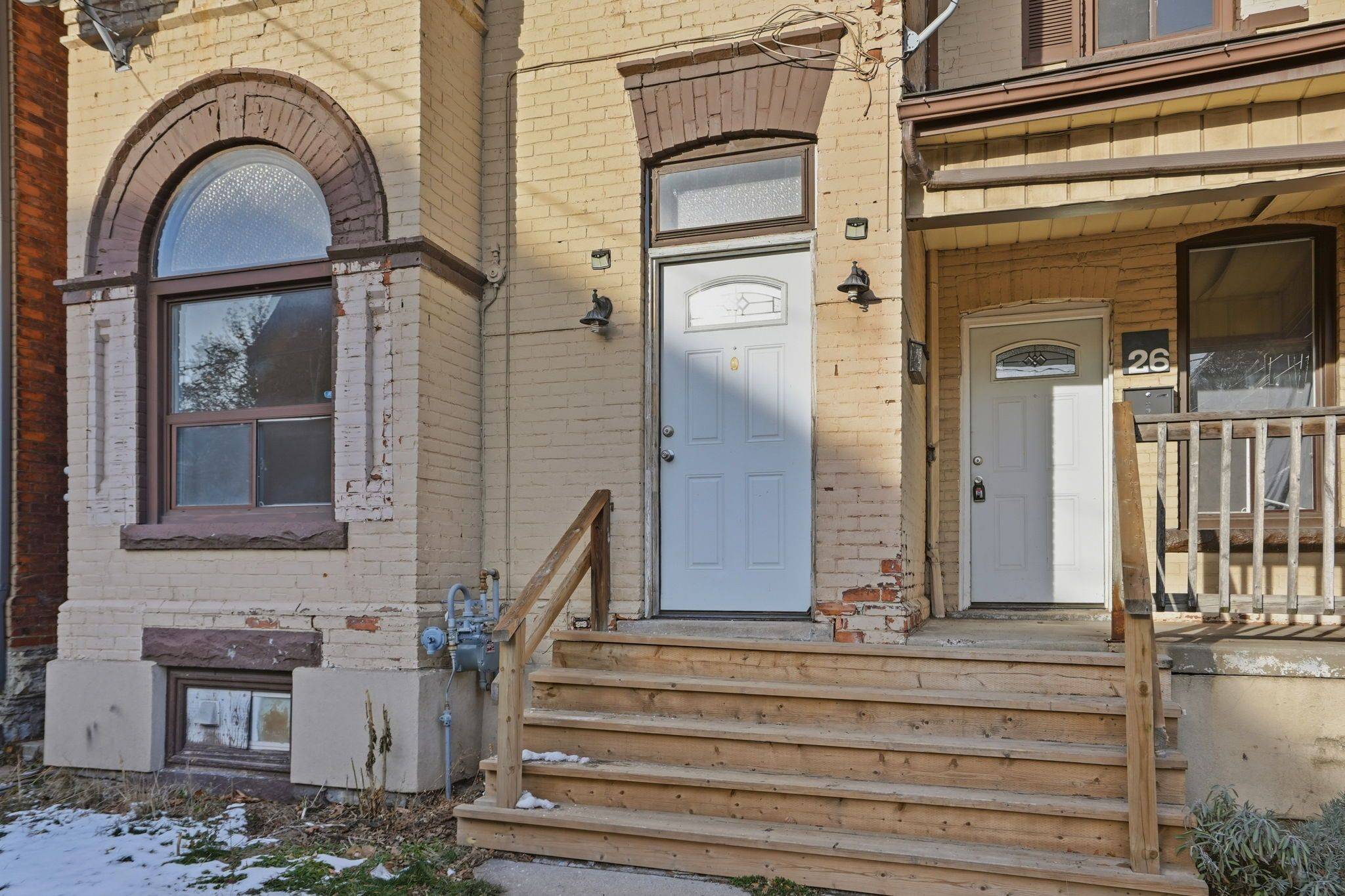Hamilton, ON L8L 1B2,26 Murray ST W #Upper