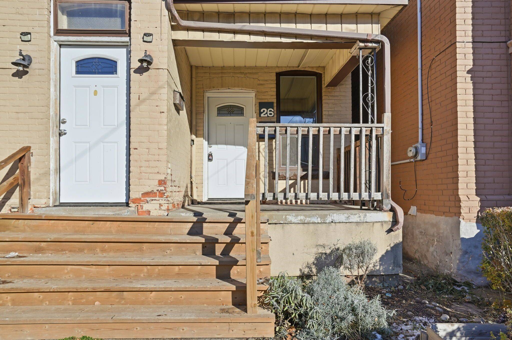 Hamilton, ON L8L 1B2,26 Murray ST W #Lower