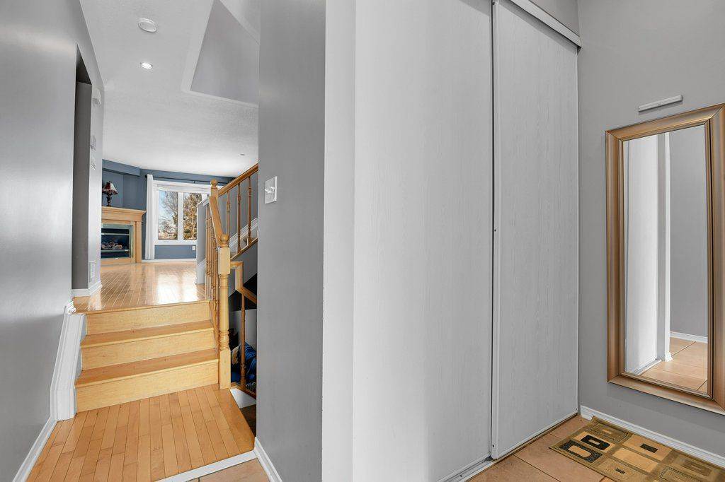 Orleans - Convent Glen And Area, ON K1C 7M3,6370 Sablewood PL