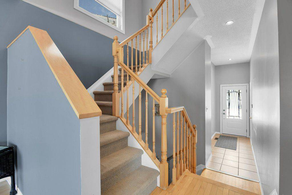 Orleans - Convent Glen And Area, ON K1C 7M3,6370 Sablewood PL