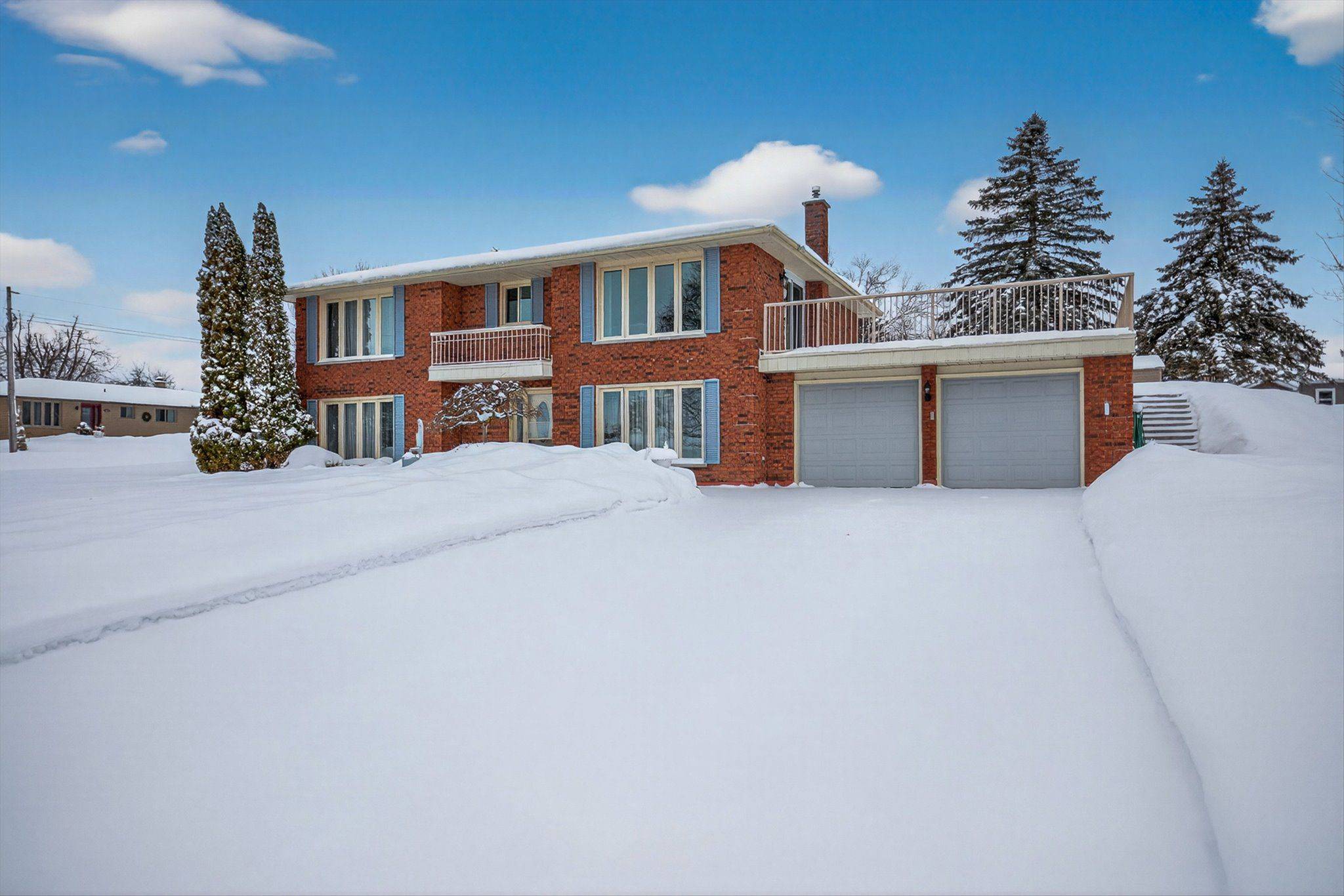 Kawartha Lakes, ON K0M 1A0,357 The Captain's CT