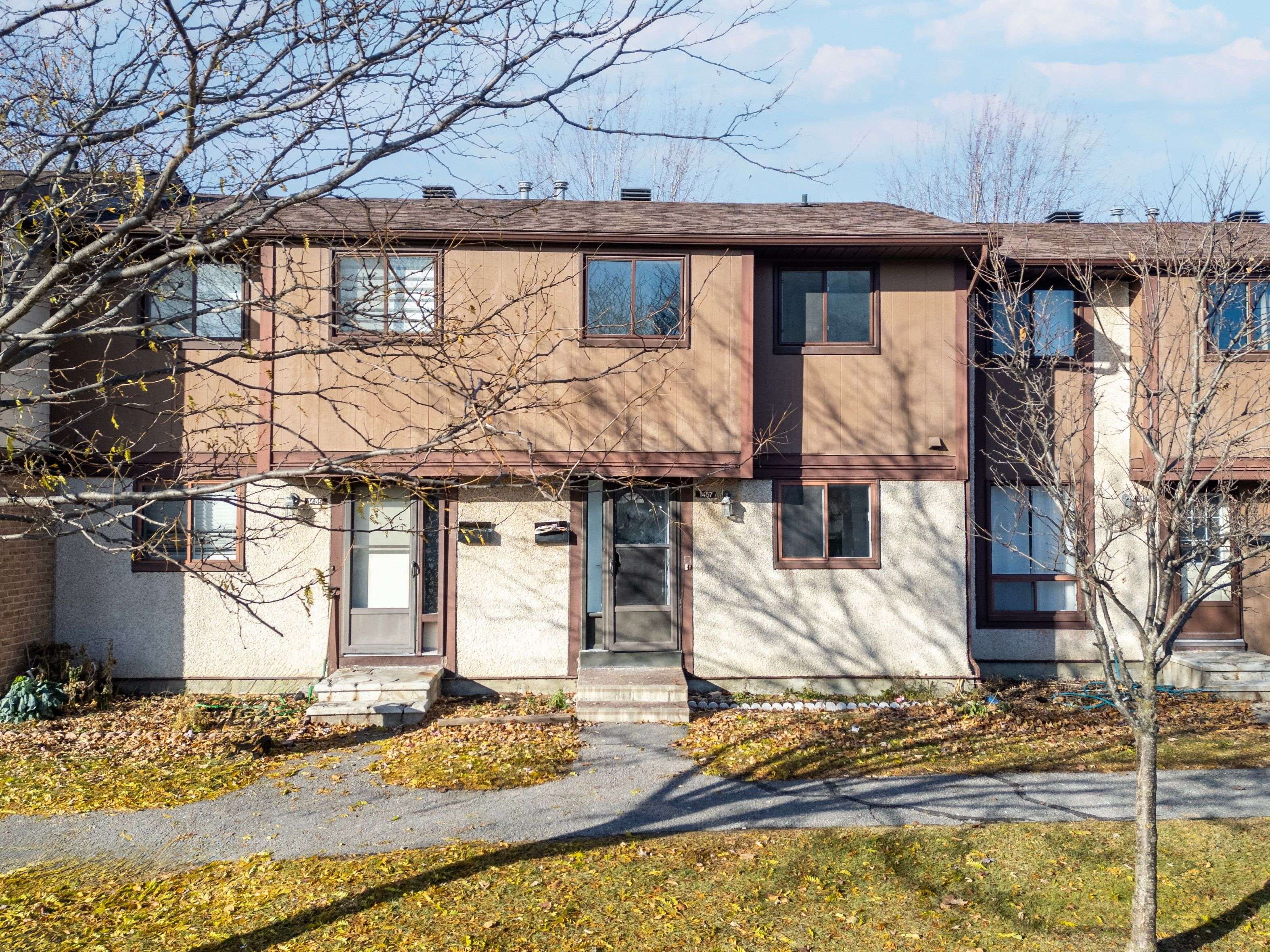 Cyrville - Carson Grove - Pineview, ON K1J 8R4,1457 Murdock Gate #111