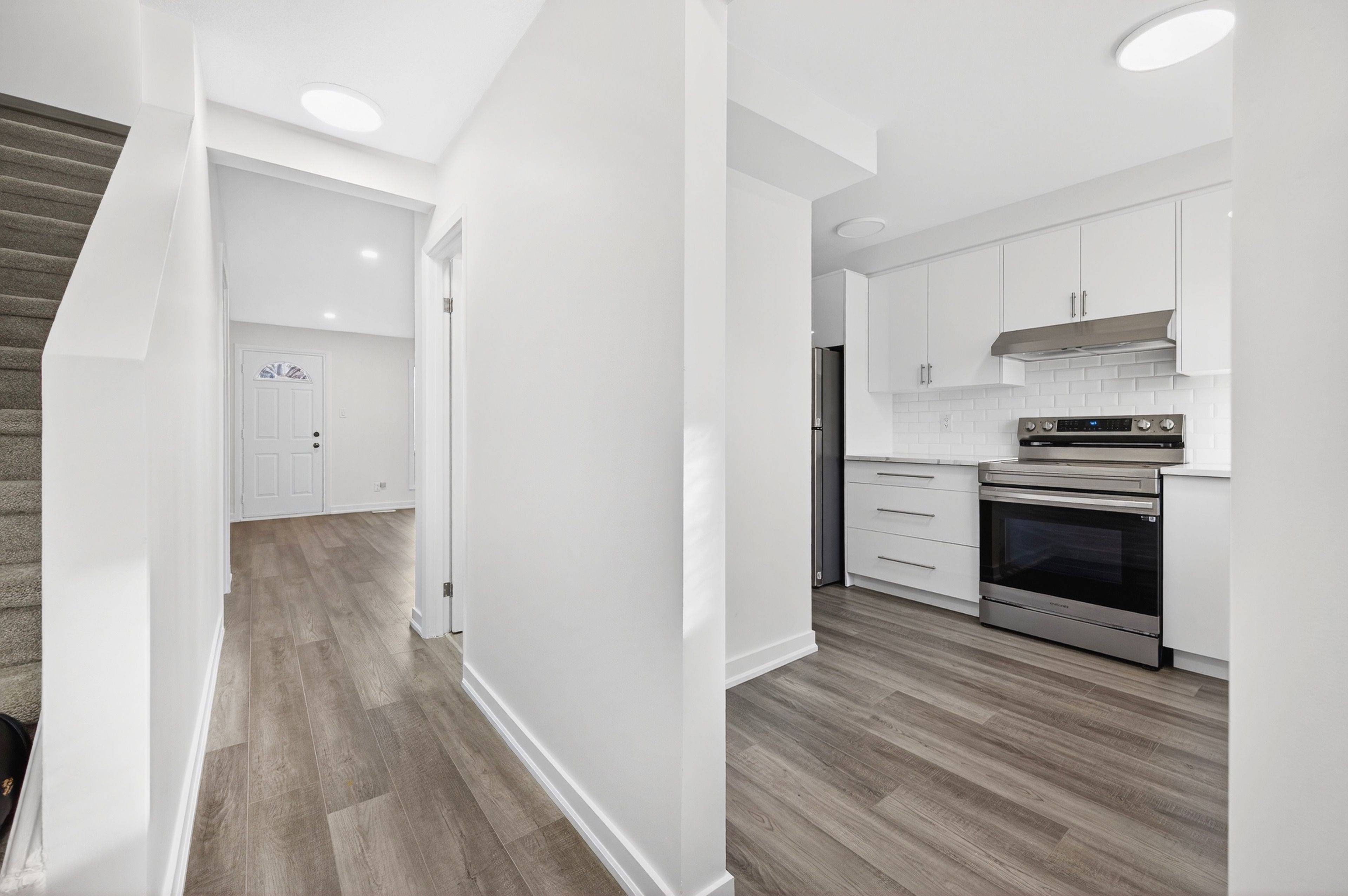 Cyrville - Carson Grove - Pineview, ON K1J 8R4,1457 Murdock Gate #111