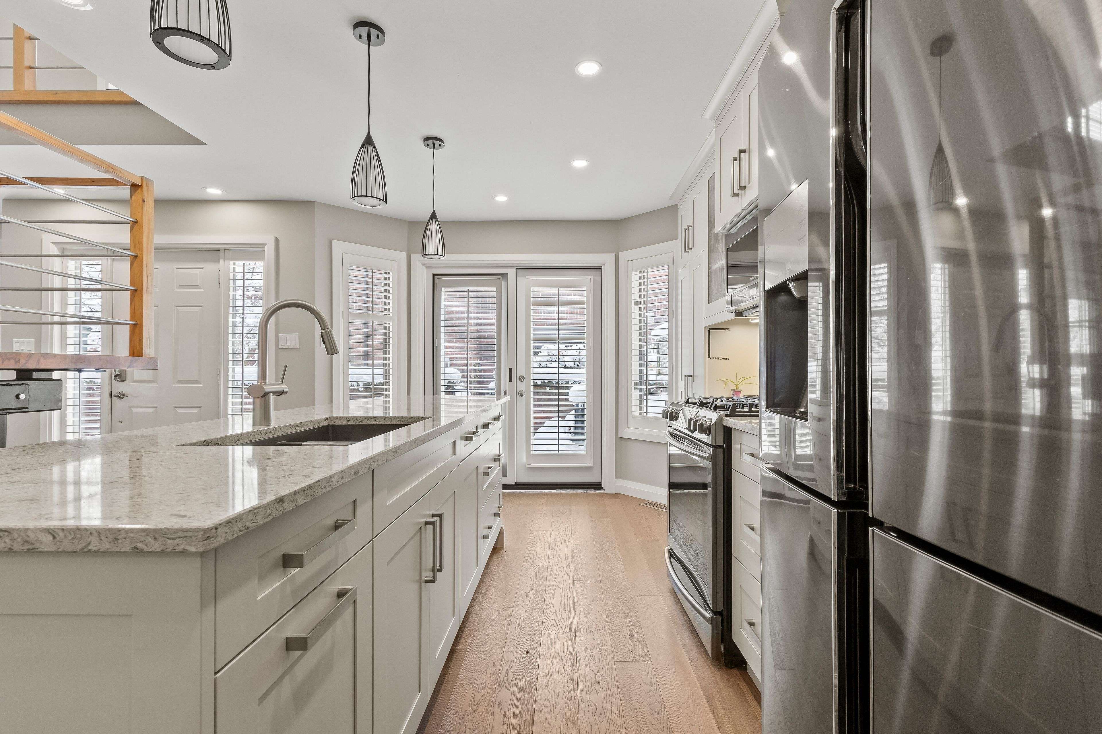 London East, ON N6A 1M1,152 Albert ST #9