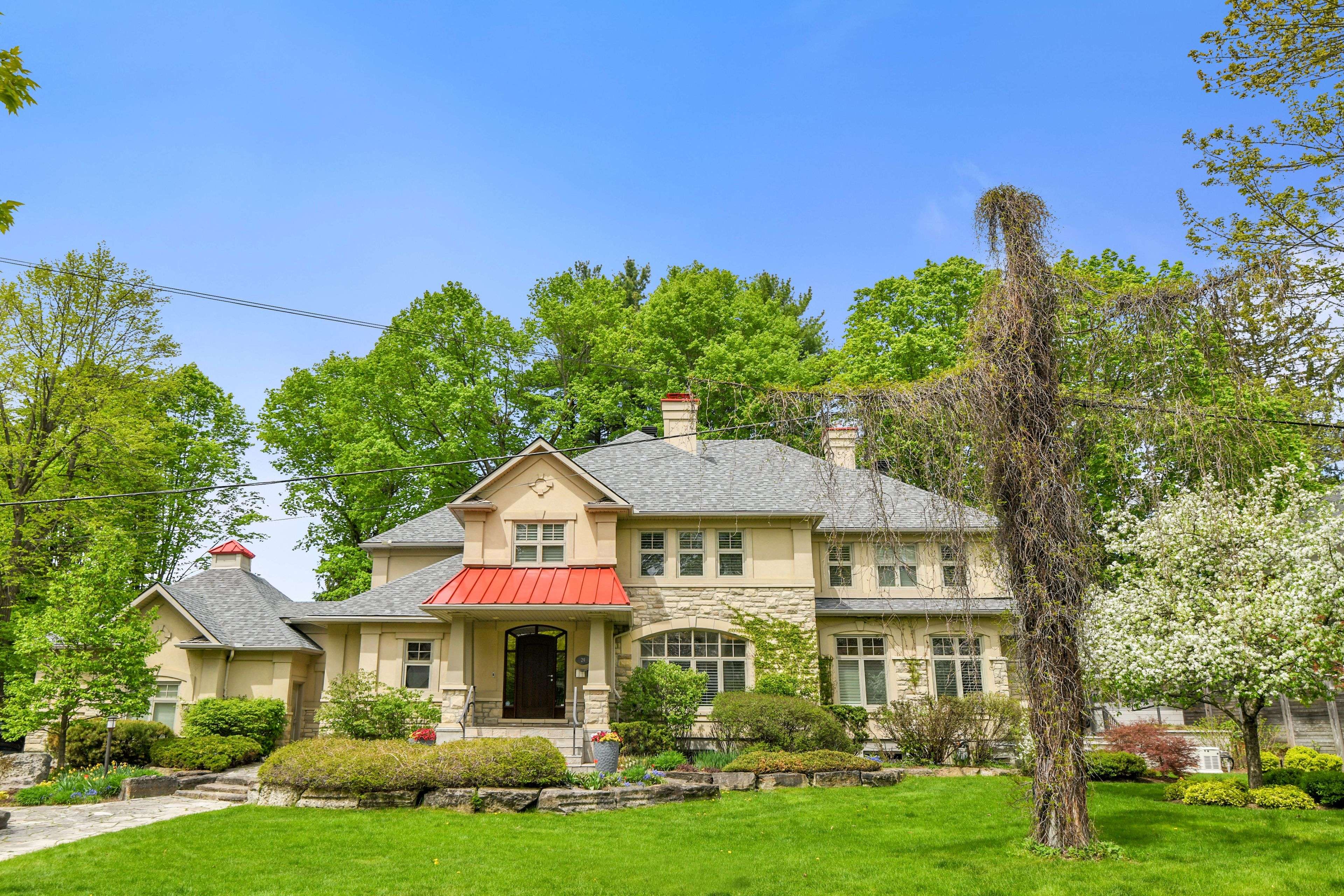 Rockcliffe Park, ON K1M 0G4,29 Mackinnon RD
