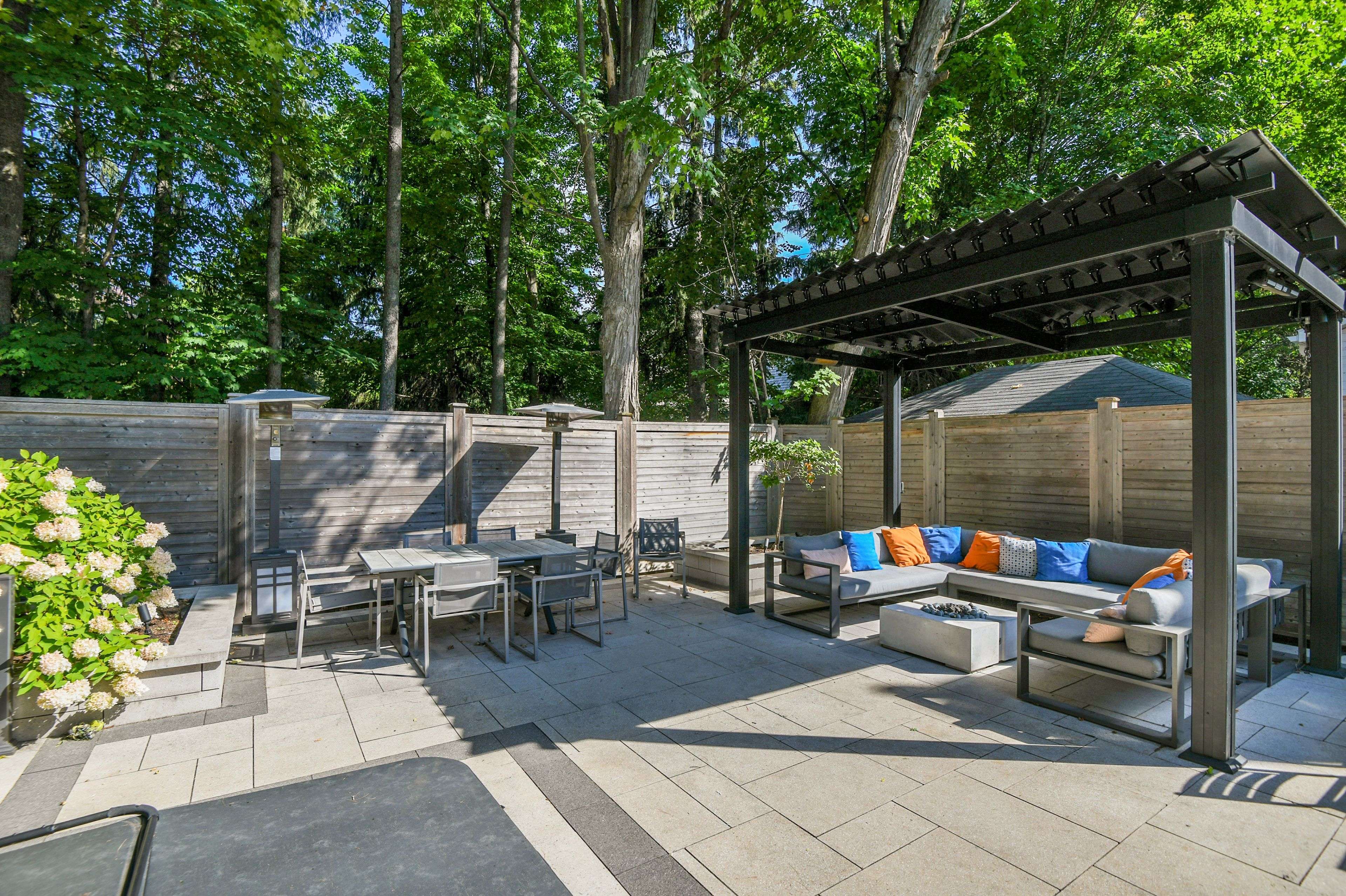 Rockcliffe Park, ON K1M 0G4,29 Mackinnon RD