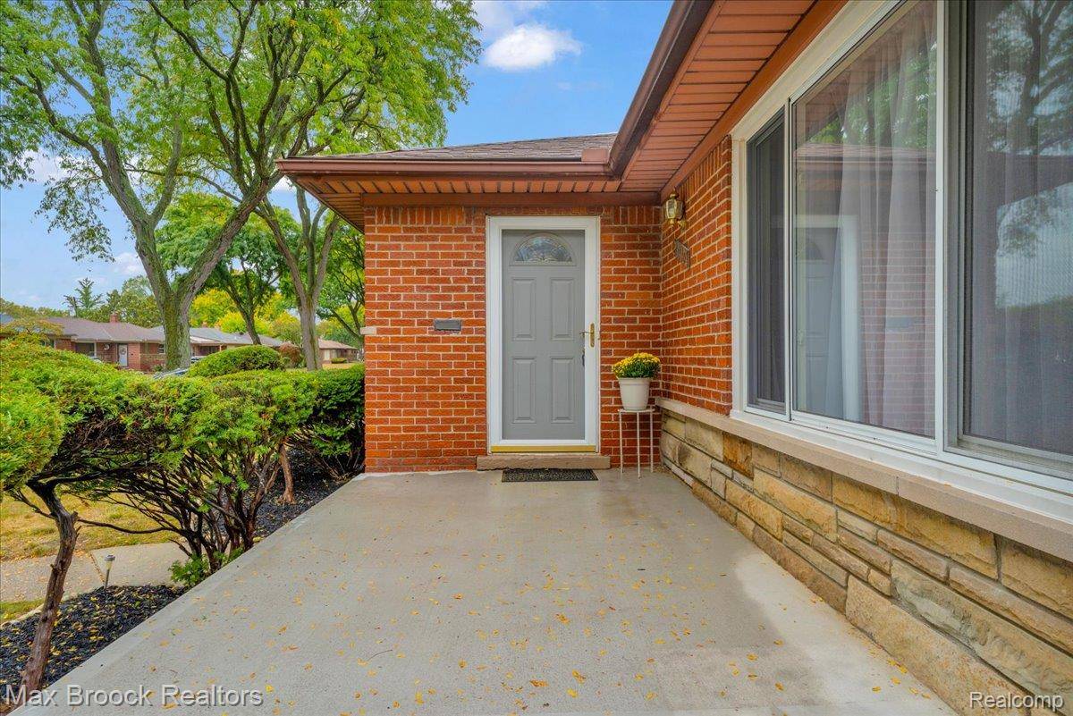 Oak Park, MI 48237,23110 Wildwood ST