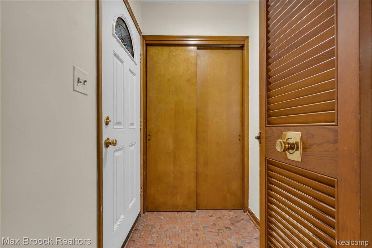 Oak Park, MI 48237,23110 Wildwood ST