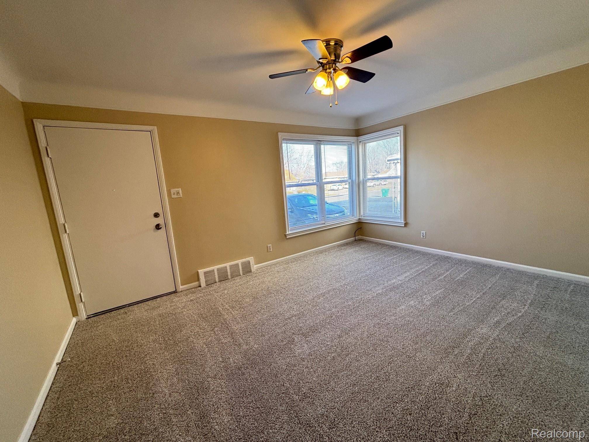 Eastpointe, MI 48021,16784 Toepfer DR