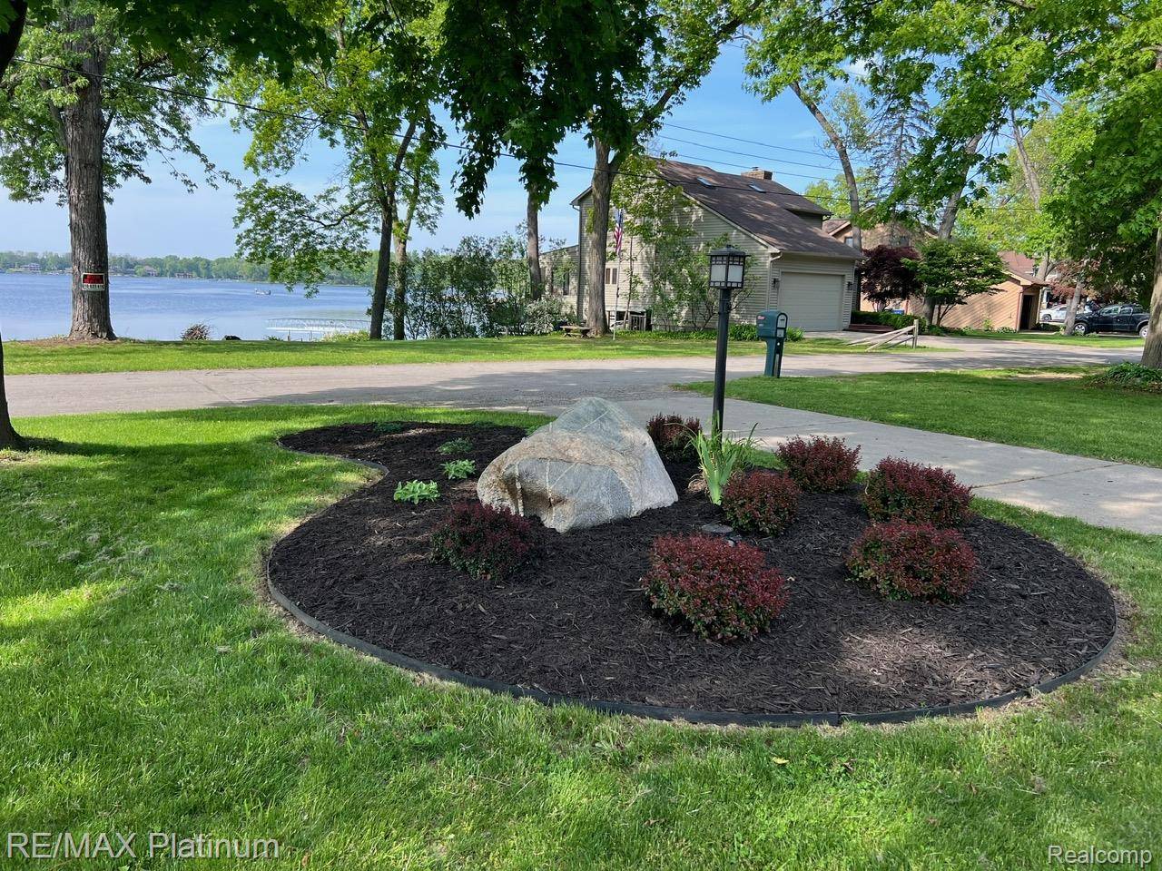 Brighton, MI 48116,4357 Skusa DR