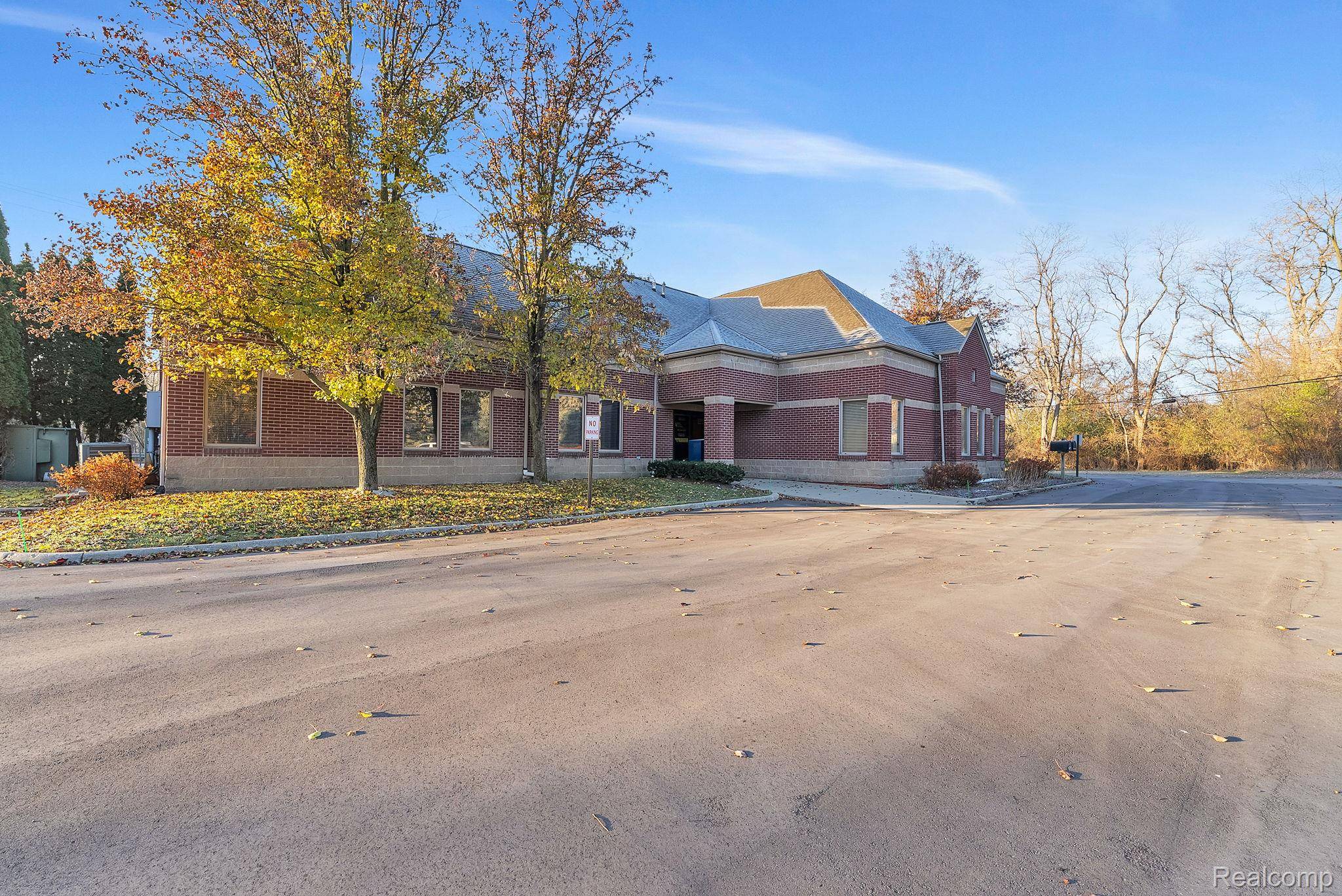 Auburn Hills, MI 48326,2201 Auburn RD