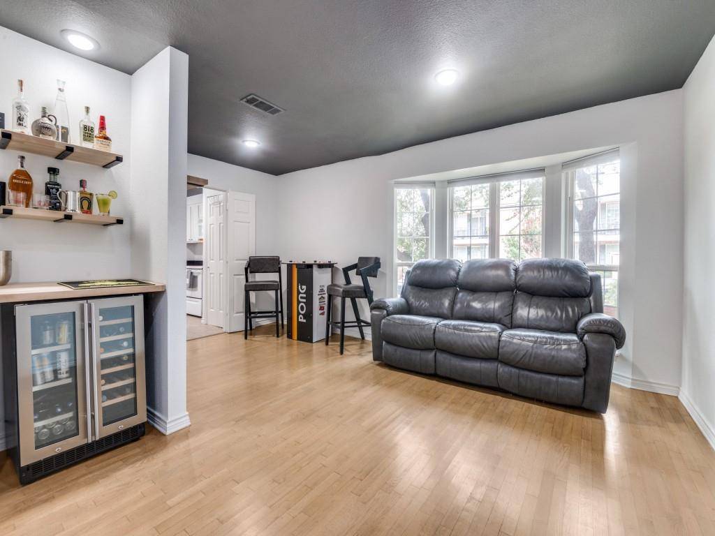 Dallas, TX 75204,3100 Cole #118