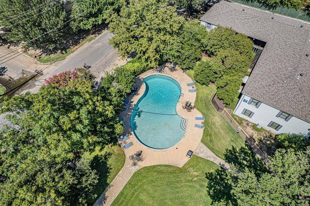 Dallas, TX 75235,4942 Lahoma Street