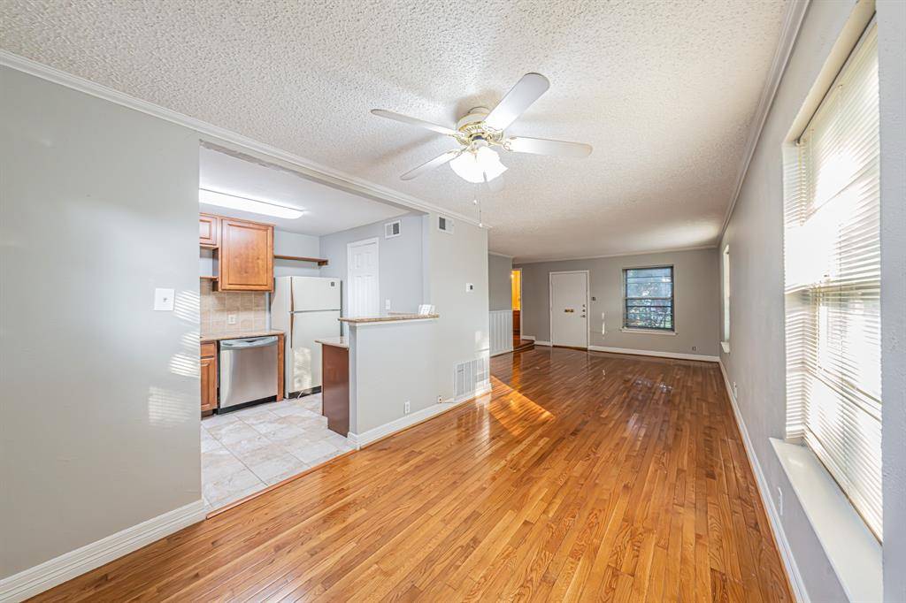 Dallas, TX 75235,4942 Lahoma Street