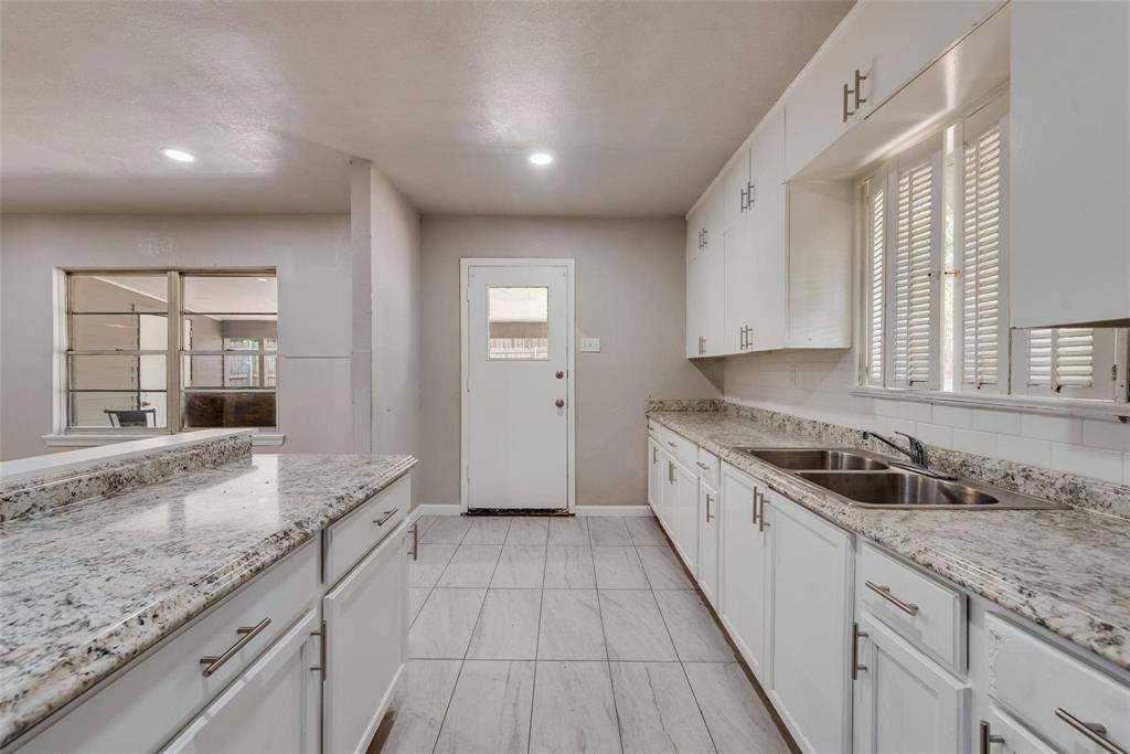 Dallas, TX 75214,6748 Hialeah Drive