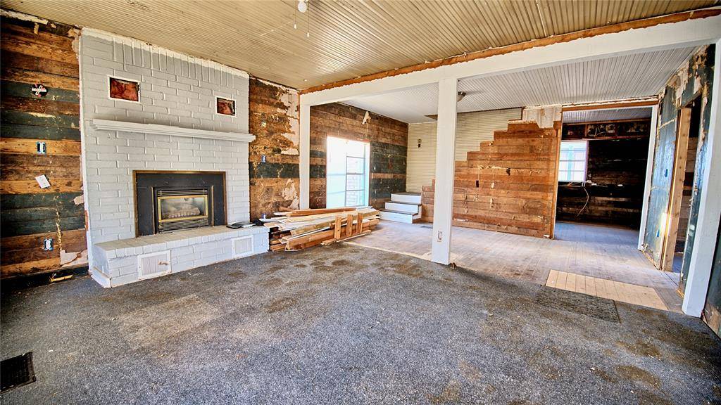 Saint Jo, TX 76265,309 E Howell Street