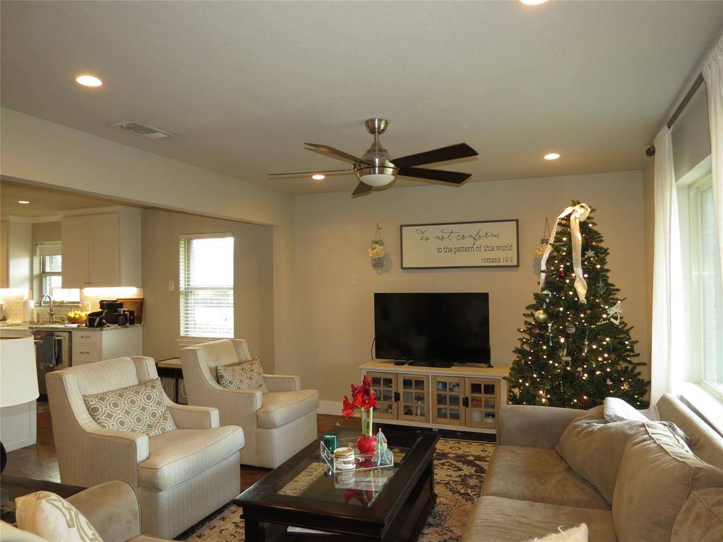 Dallas, TX 75218,11425 Lochwood