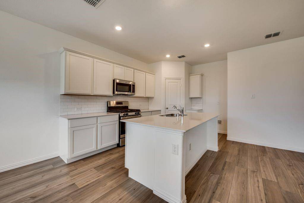 Azle, TX 76020,204 Coconut Drive