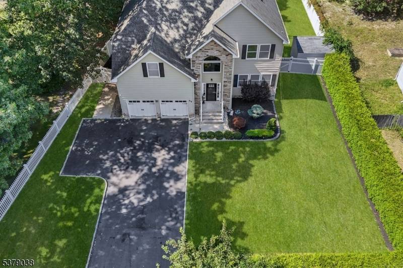 Howell Twp., NJ 07731,24 Friendship Rd