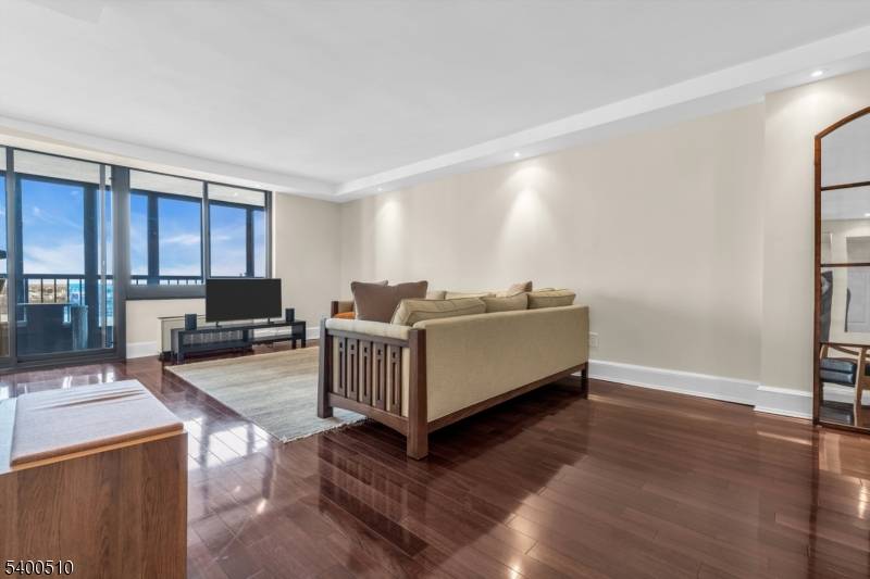 Cliffside Park Boro, NJ 07010,200 Winston Dr-C1711 #1711