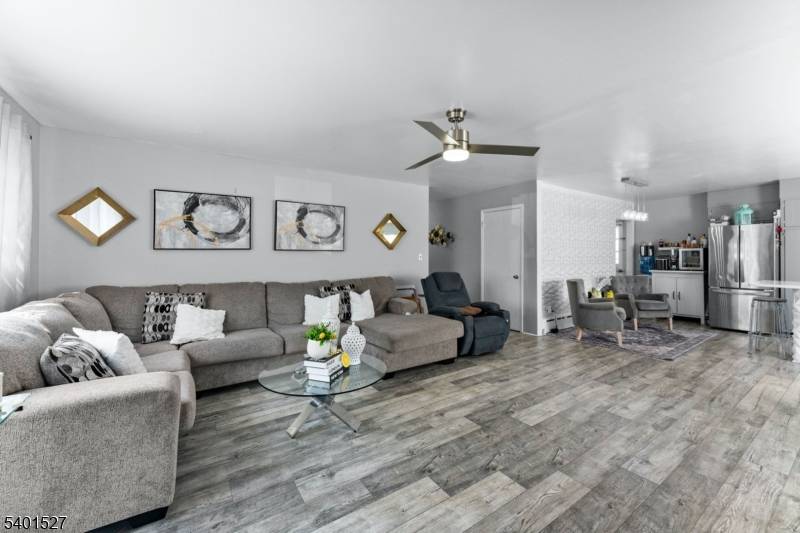 Manville Boro, NJ 08835,325 N 7TH AVE