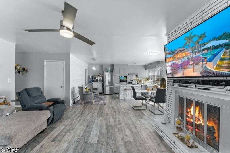 Manville Boro, NJ 08835,325 N 7TH AVE