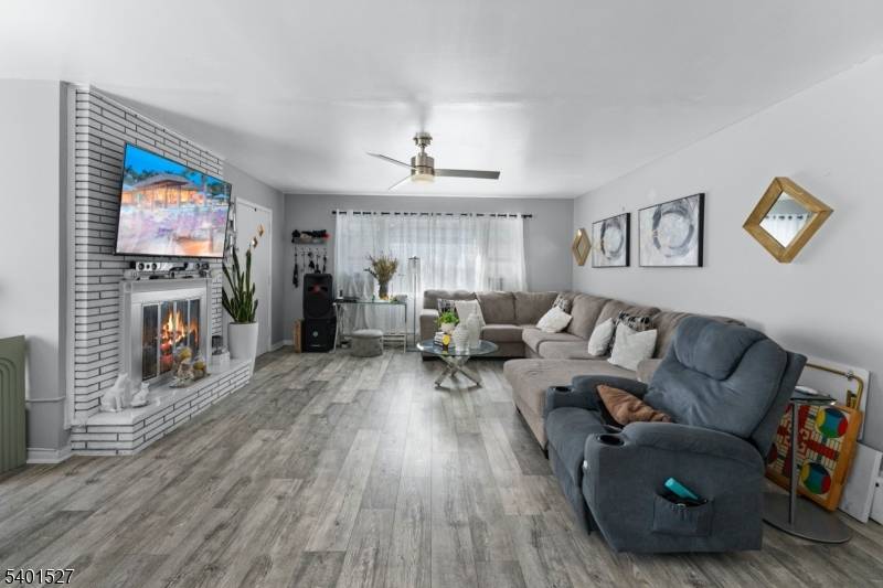 Manville Boro, NJ 08835,325 N 7TH AVE