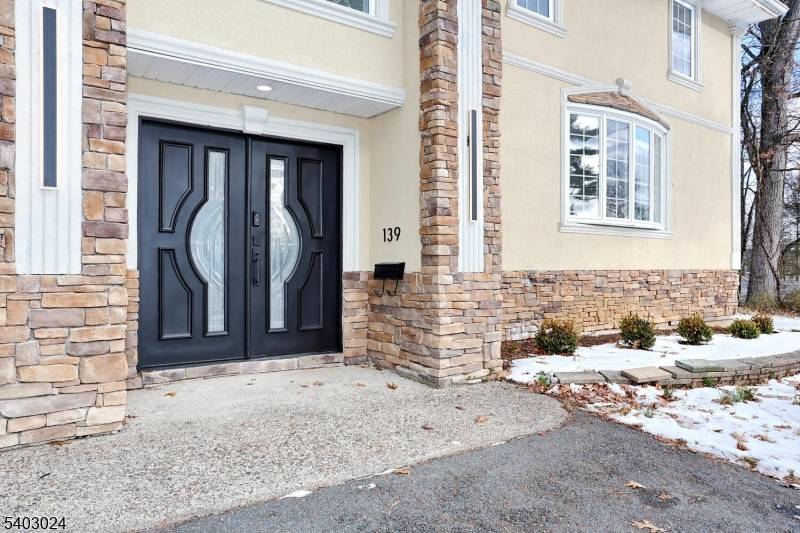 Waldwick Boro, NJ 07463,139 Waldwick Ave