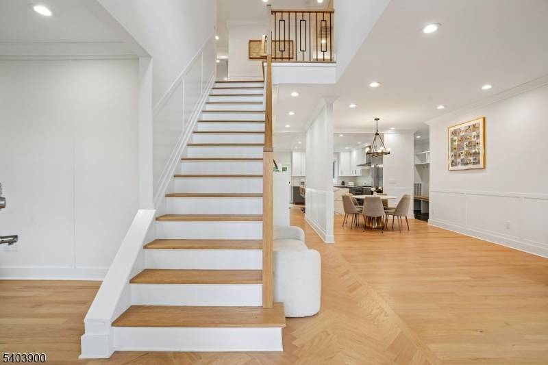 Livingston Twp., NJ 07039,18 Glendale Ave