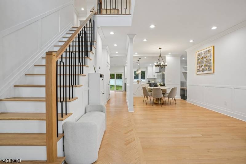 Livingston Twp., NJ 07039,18 Glendale Ave