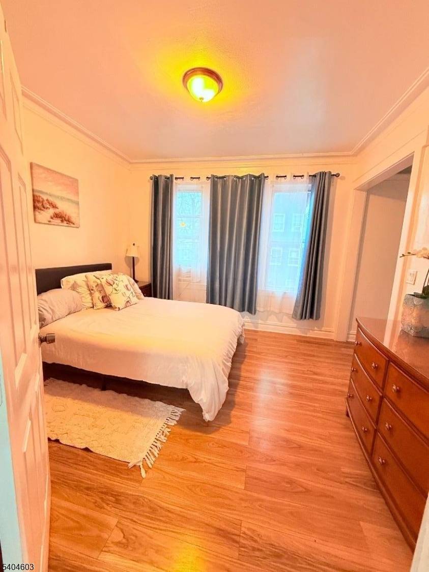 Newark City, NJ 07106,52 Brookdale Ave