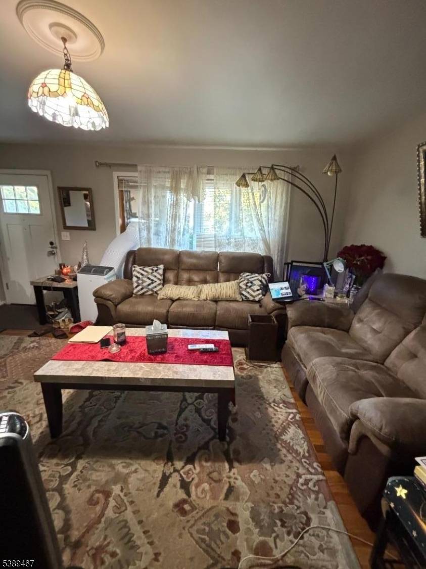 Pequannock Twp., NJ 07440,15 Slingerland Ave