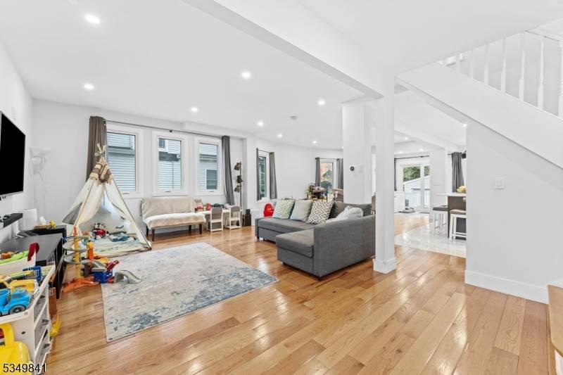 Rutherford Boro, NJ 07070,88 Montross Ave