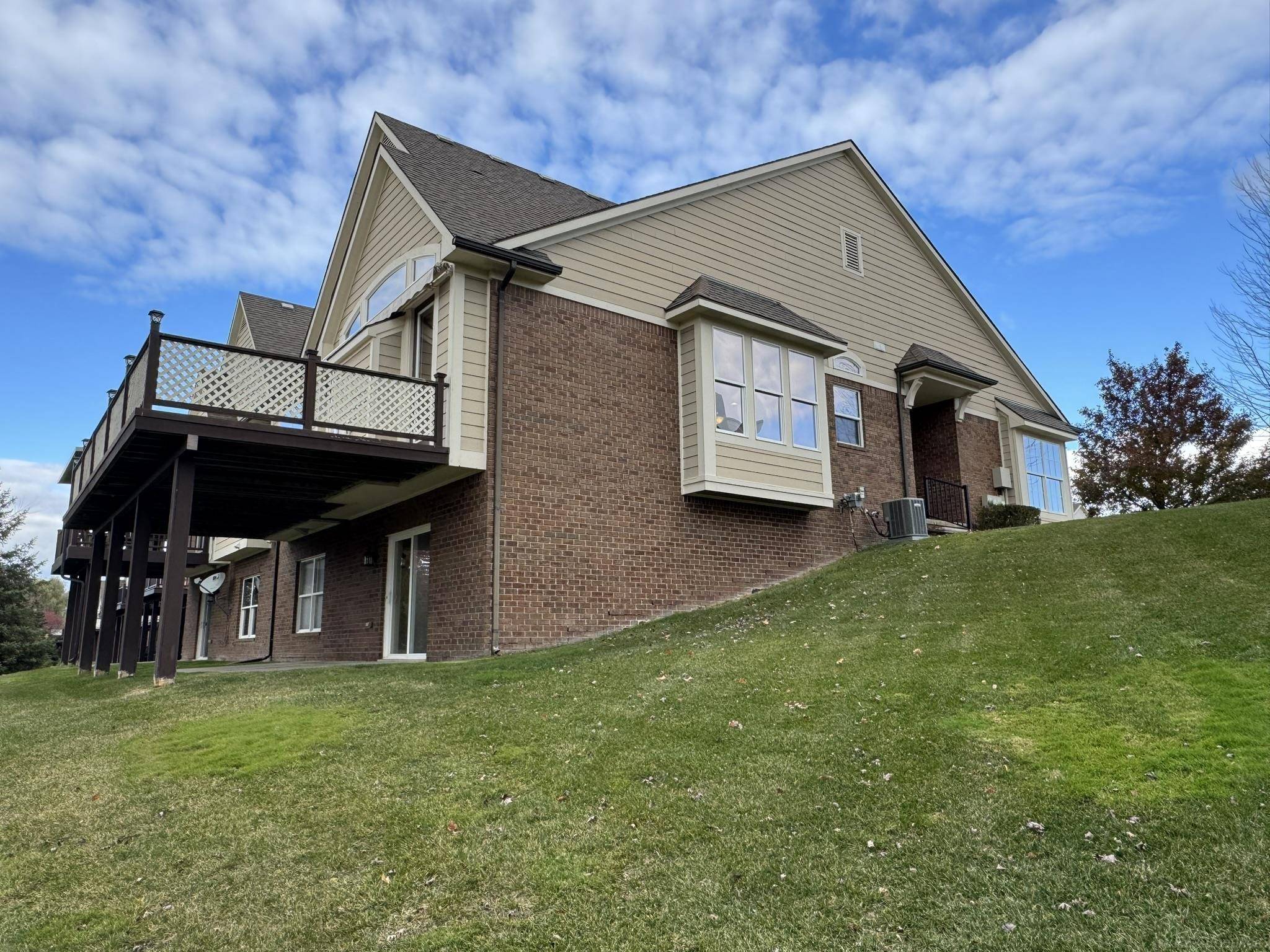 Clinton Township, MI 48036,21262 Lilac LN