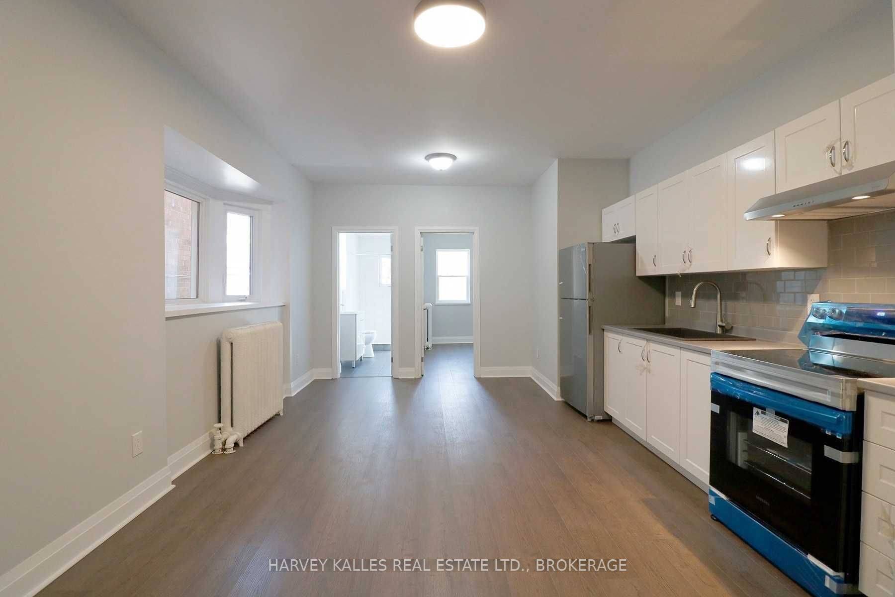 Toronto C01, ON M5S 2L3,202 Major ST #Main