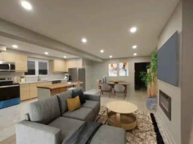 Toronto C07, ON M2N 2C2,32 Santa Barbara RD #Main